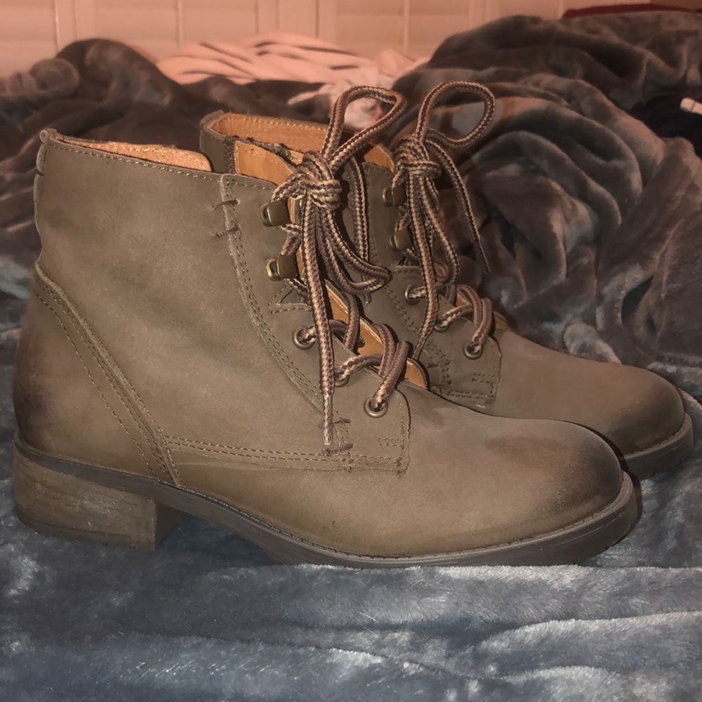 Steve Madden boots